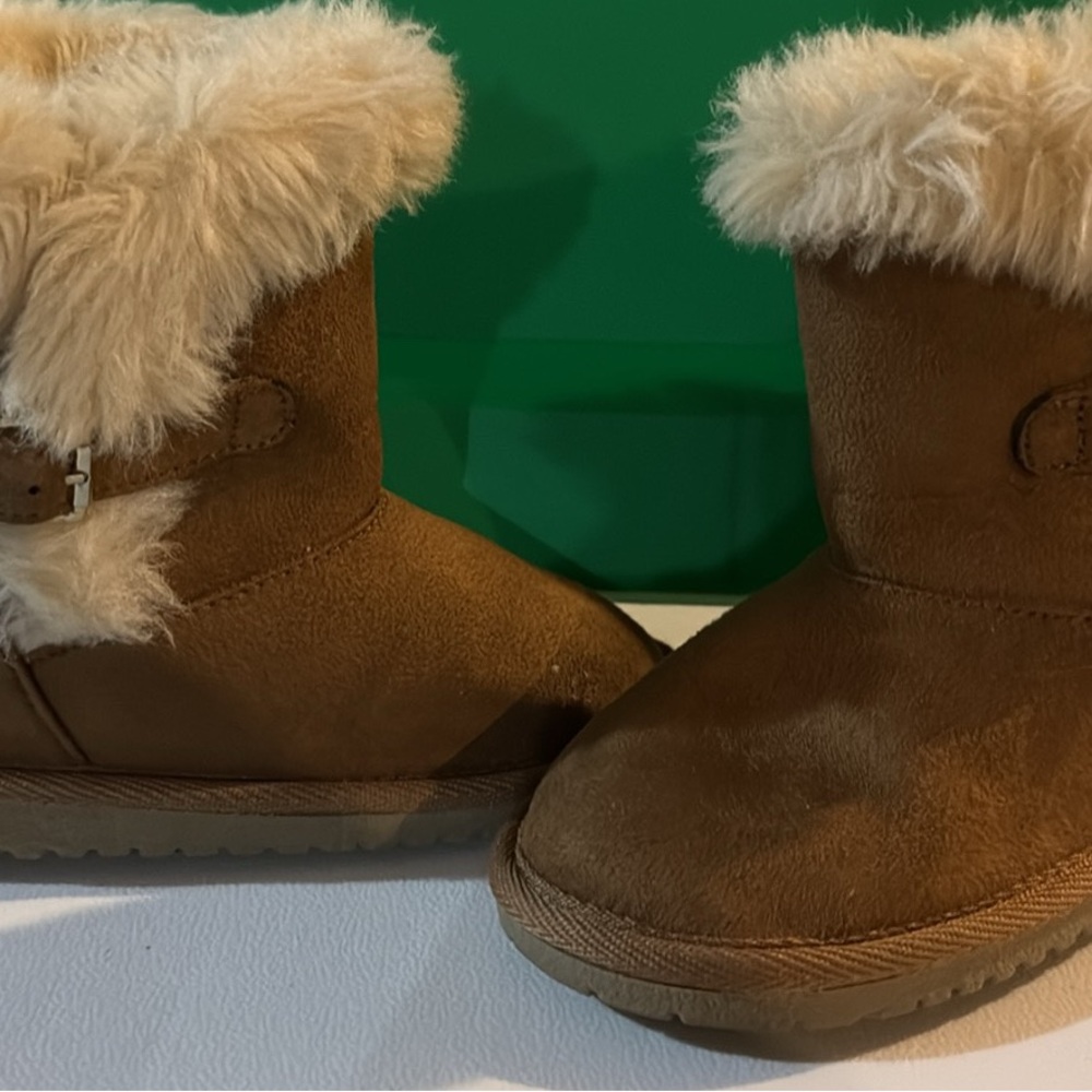 Cozy Brown Girls Boots with Faux Fur